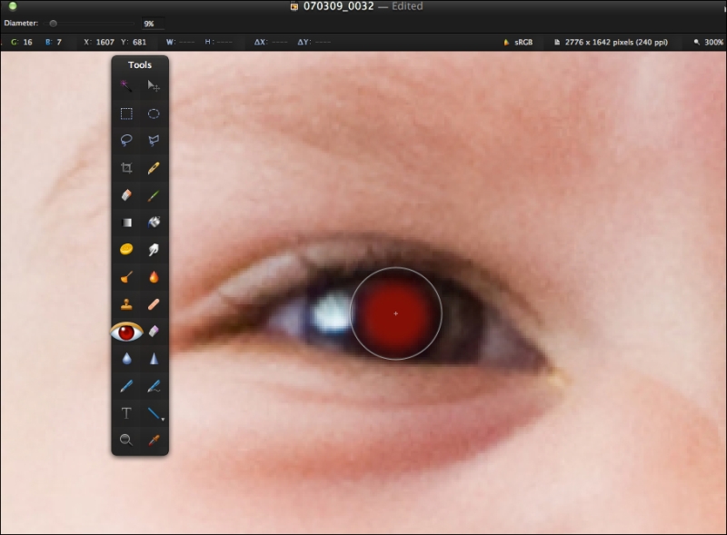 Red eye reduction